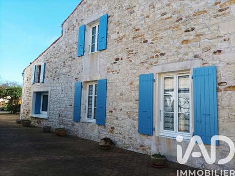 Vente maison 8 pièces Corme-Royal 17