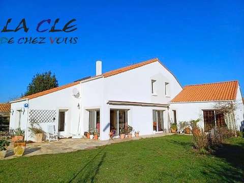 Vente maison 9 pièces Coulonges-sur-l'Autize 79