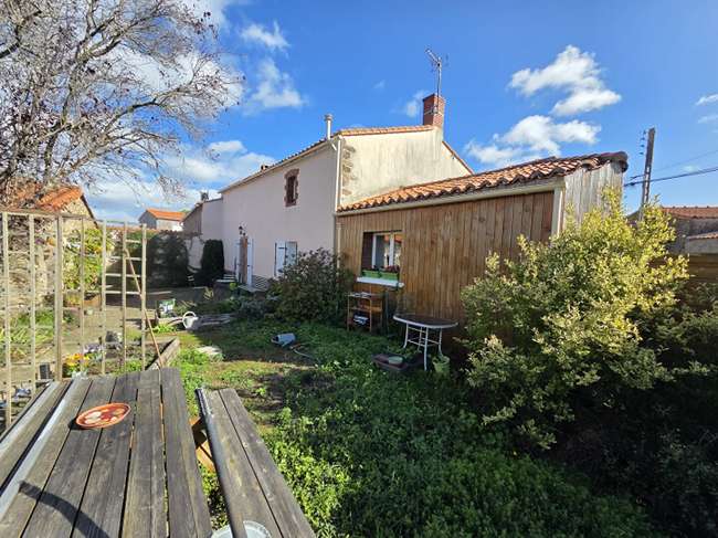 Maison 5 pièces 104 m² · à Cugand-la-Bernardière · 104 m² · 230 300 €
