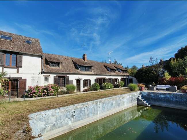 Maison 9 pièces 225 m² · à Dangu · 225 m² · 329 000 €