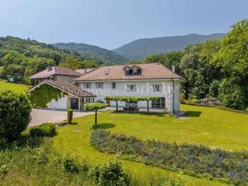 Vente maison 8 pièces Divonne-les-Bains 01