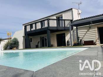 Maison 6 pièces 220 m² · à Dompierre-sur-Mer · 220 m² · 699 000 €