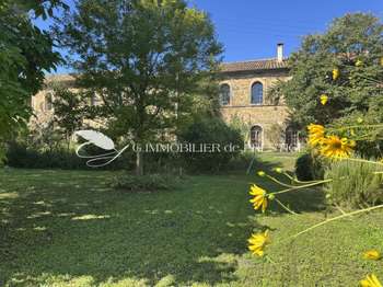 Vente maison 15 pièces Entraigues-sur-la-Sorgue 84