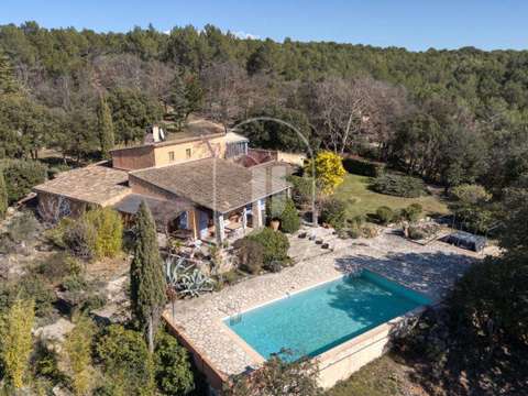 Vente maison 13 pièces Entrecasteaux 83