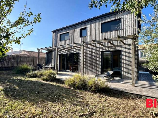 Maison 7 pièces 130 m² · à Esnandes · 130 m² · 459 000 €