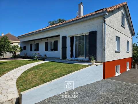 Vente maison 10 pièces Essarts-en-Bocage 85