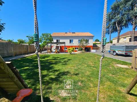 Vente maison 10 pièces Essarts-en-Bocage 85