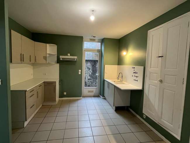 Maison 5 pièces 108 m² · à Évron · 108 m² · 131 750 €