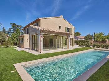 Maison 6 pièces 254 m² · à Eygalières · 254 m² · 2 995 000 €