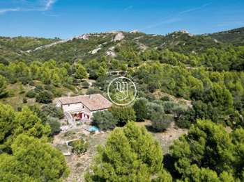 Maison 7 pièces 235 m² · à Eygalières · 235 m² · 1 378 000 €