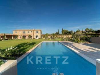 Maison 6 pièces 250 m² · à Eygalières · 250 m² · 4 700 000 €