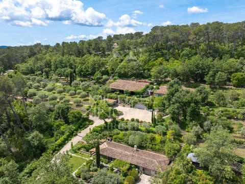 Vente maison 10 pièces Fayence 83