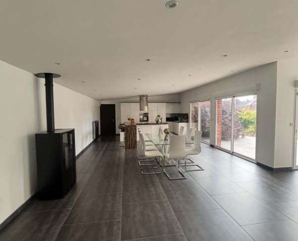 Maison 6 pièces 204 m² · à Ferrière-la-Grande · 204 m² · 313 000 €