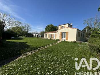 Vente maison 5 pièces Ferrières 17