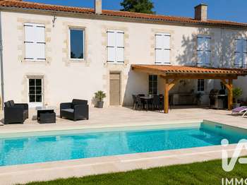 Vente maison 11 pièces Ferrières 17