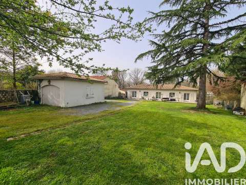 Vente maison 5 pièces Fontcouverte 17