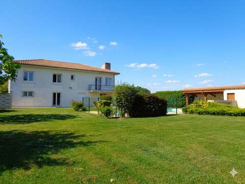 Vente maison 12 pièces Fontcouverte 17