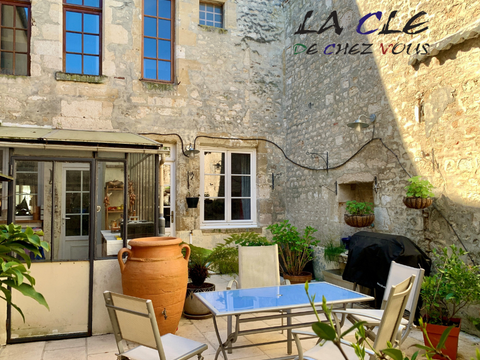 Vente maison 8 pièces Fontenay-le-Comte 85