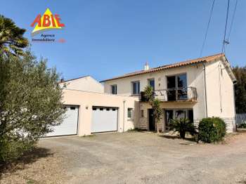 Vente maison 7 pièces Fontenay-le-Comte 85