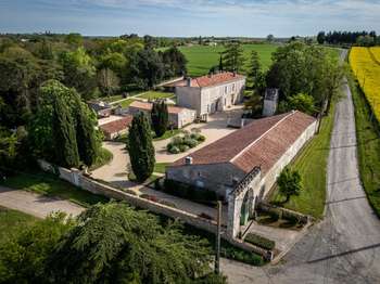 Vente maison 12 pièces Fontenay-le-Comte 85