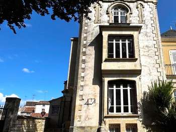 Maison 7 pièces 189 m² · à Fontenay-le-Comte · 189 m² · 322 000 €