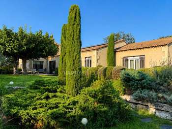 Maison 8 pièces 236 m² · à Fontvieille · 236 m² · 995 000 €