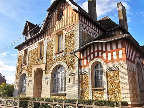Vente maison 11 pièces Forges-les-Eaux 76