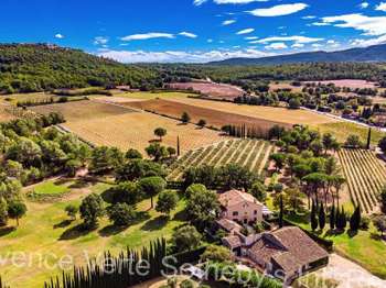 Vente maison 15 pièces Fox-Amphoux 83