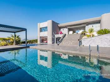 Vente maison 8 pièces Fréjus 83