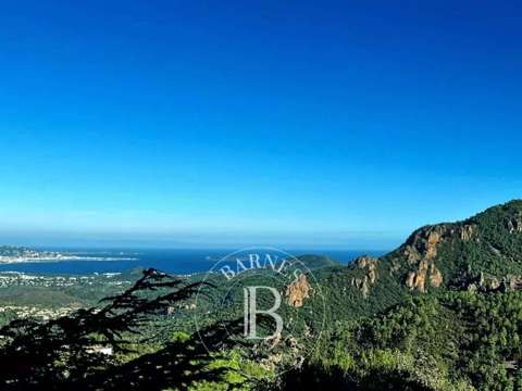 Vente maison 5 pièces Fréjus 83