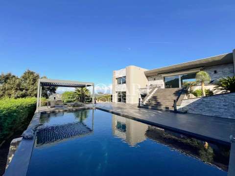 Vente maison 8 pièces Fréjus 83