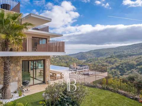 Vente maison 10 pièces Fréjus 83