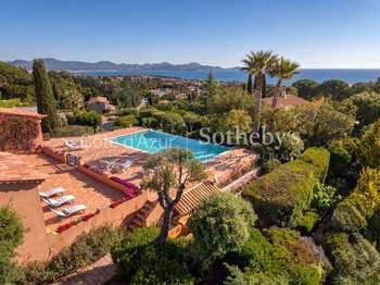 Maison 5 pièces 180 m² · à Fréjus · 180 m² · 1 480 000 €