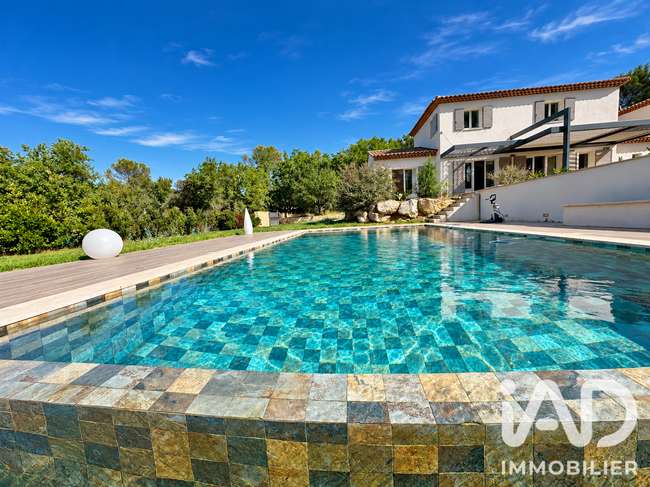Maison 5 pièces 143 m² · à Fuveau · 143 m² · 790 000 €