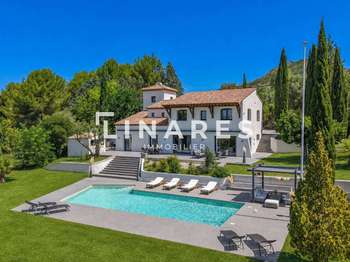 Maison 6 pièces 343 m² · à Gémenos · 343 m² · 2 490 000 €