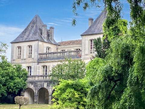 Vente maison 8 pièces Gond-Pontouvre 16