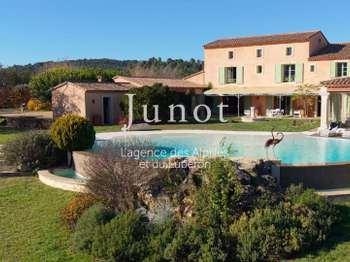 Maison 12 pièces 550 m² · à Goult · 550 m² · 2 540 000 €