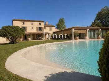 Maison 12 pièces 550 m² · à Goult · 550 m² · 2 100 000 €
