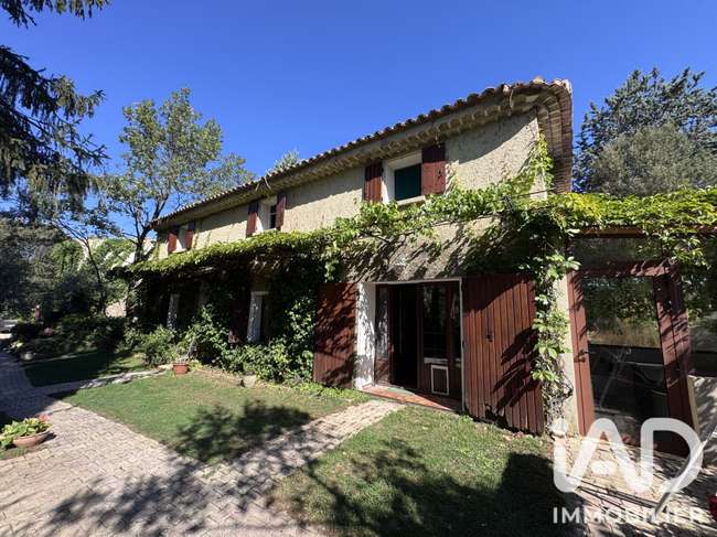 Maison 9 pièces 350 m² · à Grambois · 350 m² · 650 000 €