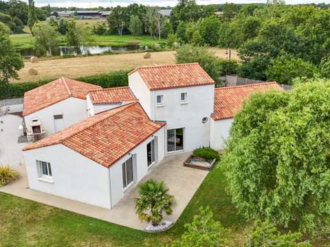 Vente maison 8 pièces Grand'Landes 85