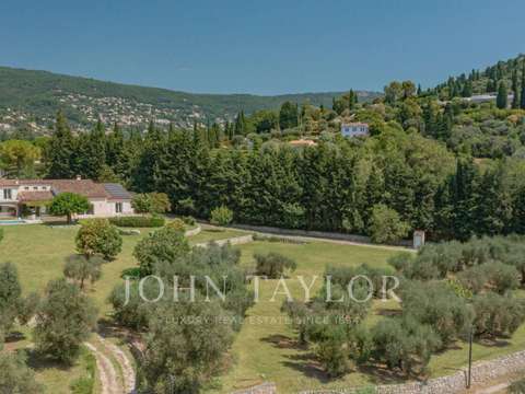 Vente maison 8 pièces Grasse 06
