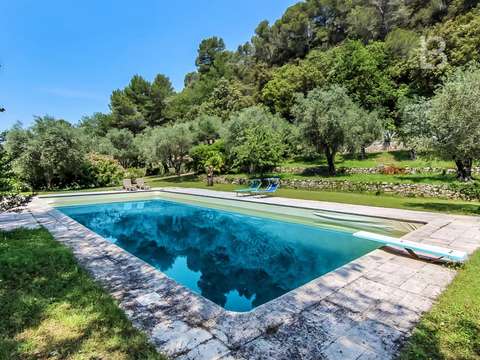 Vente maison 11 pièces Grasse 06