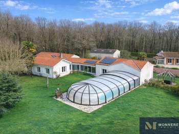 Vente maison 13 pièces Grézac 17