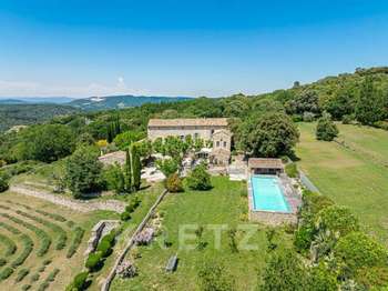 Vente maison 9 pièces Grignan 26