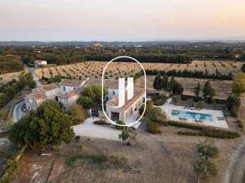 Vente maison 21 pièces Grignan 26