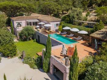 Vente maison 10 pièces Grimaud 83