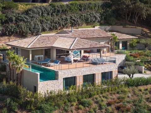 Vente maison 7 pièces Grimaud 83