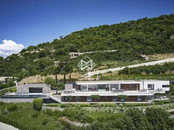 Vente maison 10 pièces Grimaud 83