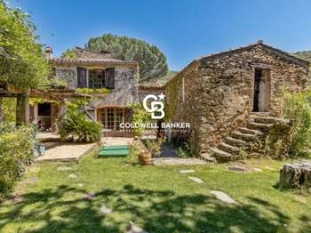 Vente maison 16 pièces Grimaud 83