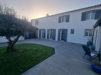 Vente maison 8 pièces Grues 85